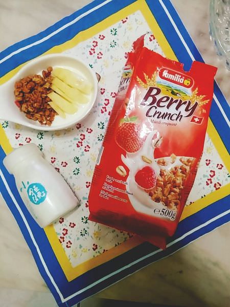 【食】瑞士全家Familia草莓綜合穀物早餐麥片Berry Crunch:終於知道缺貨的原因!