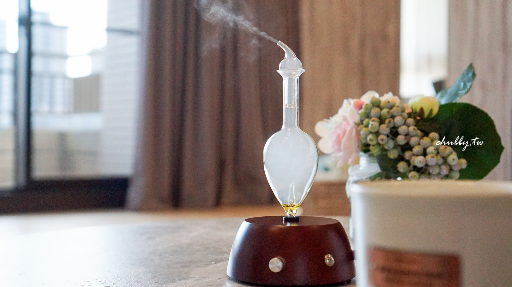 用霧化發揮原始精油香氣：Organic Aromas擴香儀、探索者芳療精油套組開箱