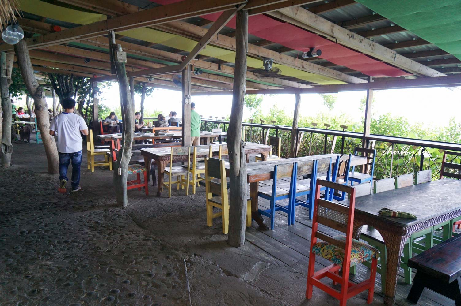 薄荷島美食餐廳│蜜蜂農場Bohol Bee Farm Resort│兩間分店比較心得、薄荷島必訪有機餐廳
