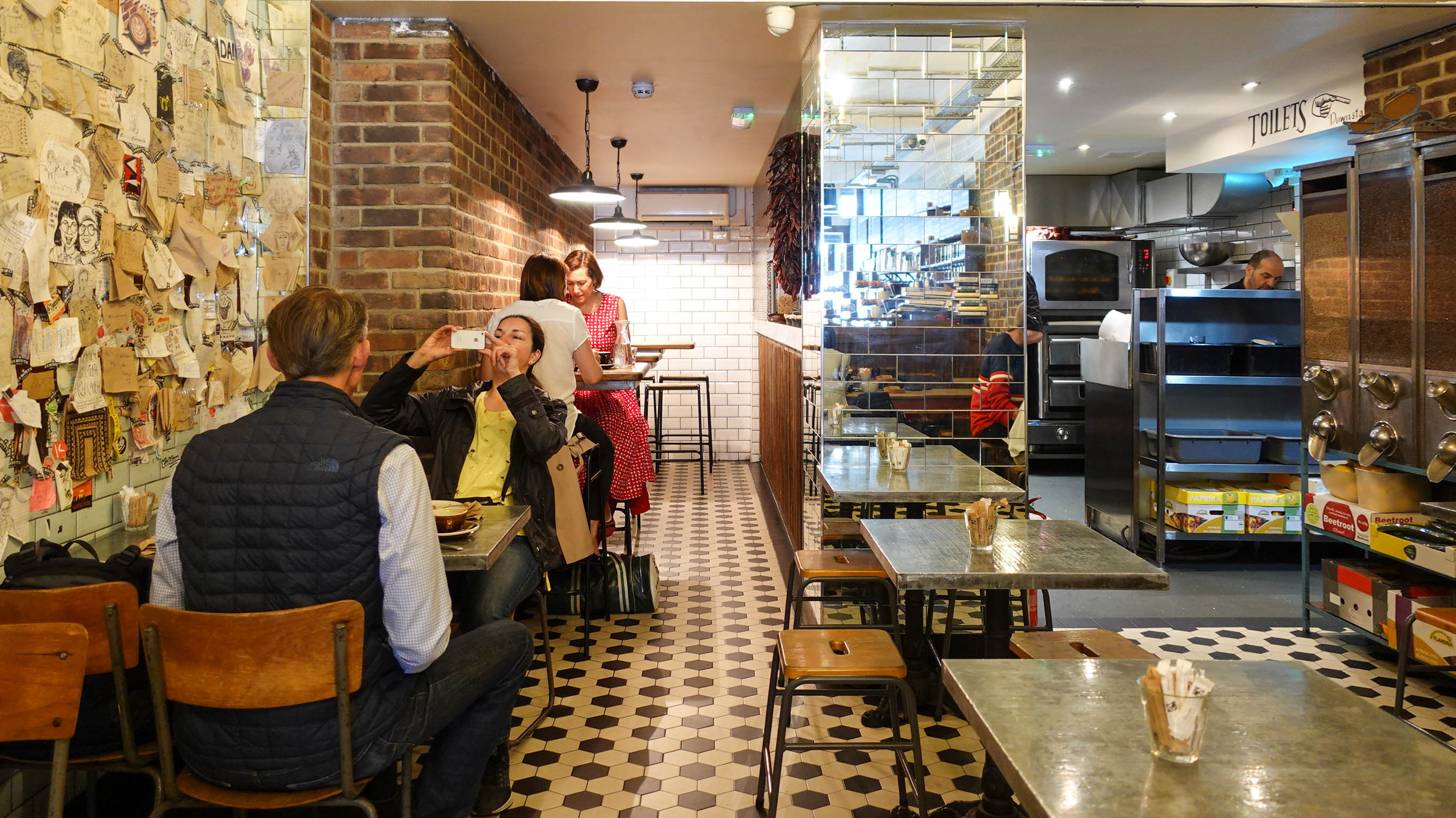 英國遊學生的倫敦咖啡廳口袋名單：EXmouth coffee company，倫敦最完美可頌在這裡！超多糕點挑選~