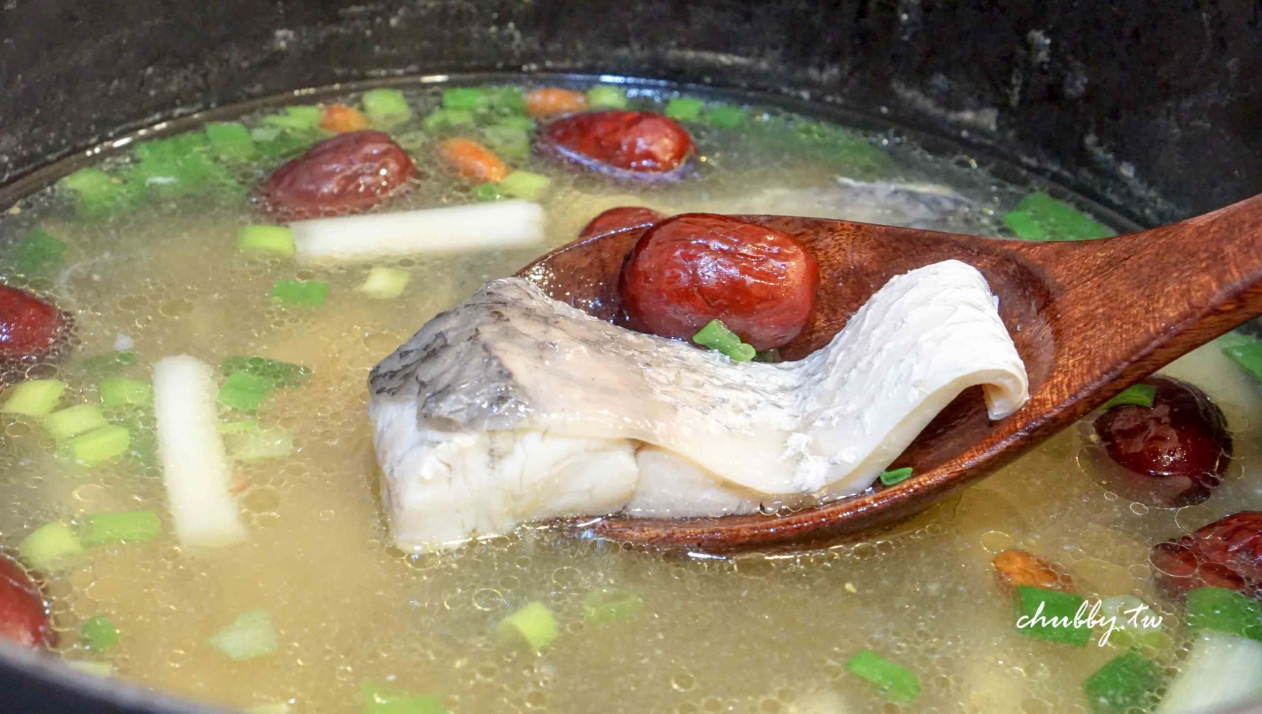 黃耆補氣鱸魚湯│小胖盈的藥膳食譜│元氣：鮮甜湯頭的鱸魚湯作法