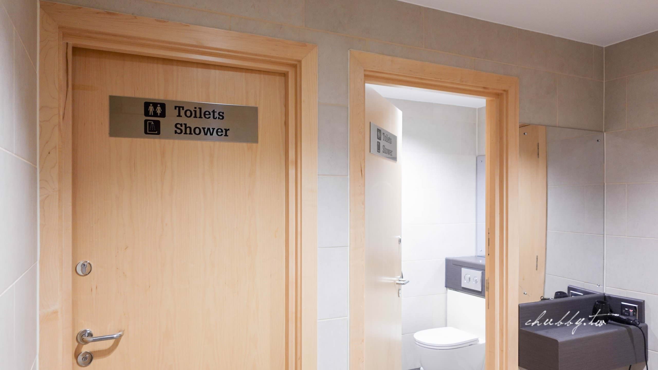 英國火車GWR頭等艙、GWR貴賓室搭乘經驗分享：低調奢華高質感頭等艙，科技廁所好害羞