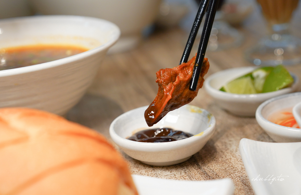 【中和美食】梅姐牛肉河粉：越南華僑開店、在地人才知道超道地越南料理，清燉牛肉河粉、紅燒牛腩必點