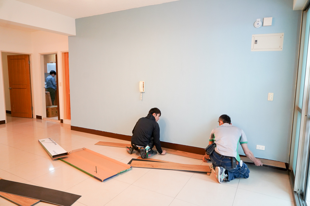 【SPC地板裝潢經驗分享】富銘石塑卡扣地板挑選與施工，SPC地板怎麼挑？