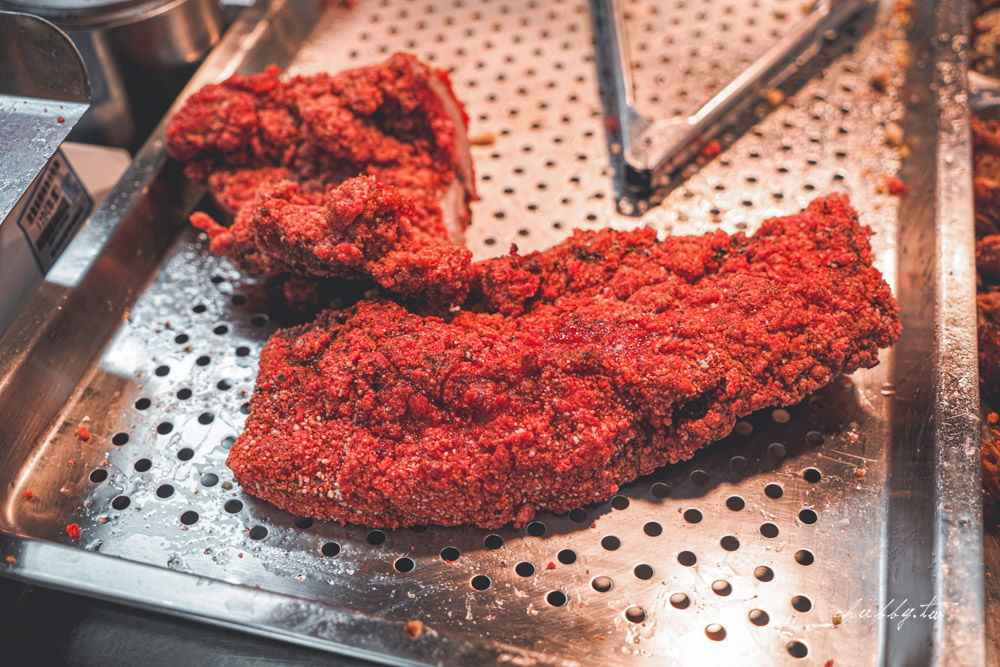 新莊葉家紅燒肉，五十五年老字號、市場內知名老店，獨門秘醬醃製的美味紅燒肉