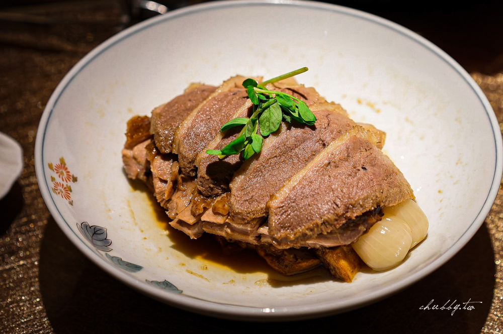 到了潮州菜餐廳怎麼能不吃滷鵝呢？70年鎮店老滷所精心滷製的「潮洲滷鵝片」，將精選4-5公斤的肥鵝滷的恰到好處