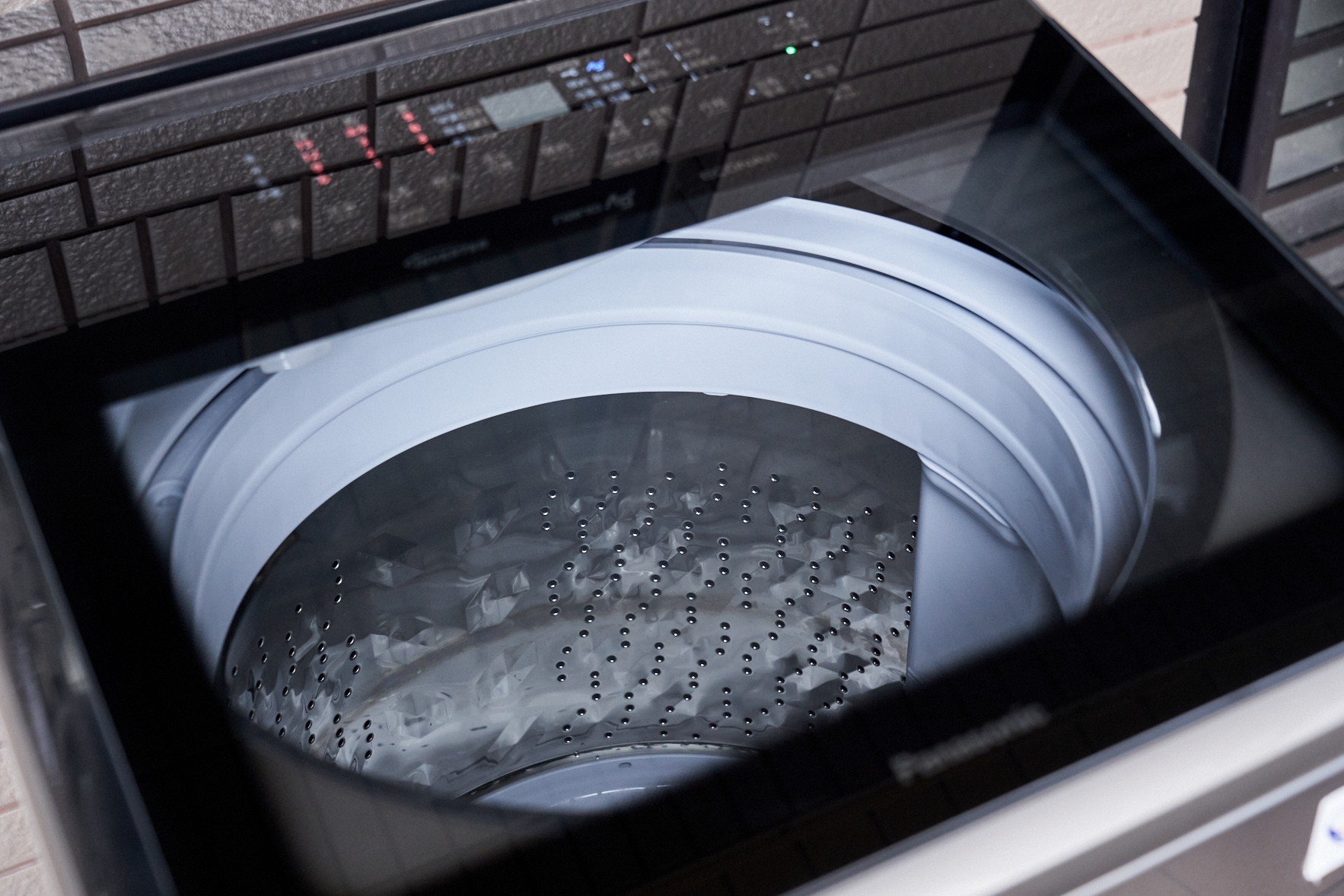 PanasonicNA-V190NMS直立洗衣機開箱心得：洗衣機還是直立式的好？洗劑量自動精準投入+雙渦輪強淨水流好安心