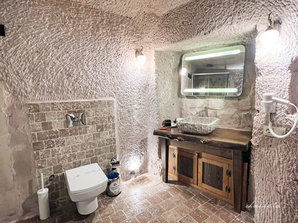 Kalsedon Cave Suites 房間的浴室