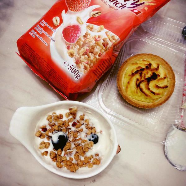 【食】瑞士全家Familia草莓綜合穀物早餐麥片Berry Crunch:終於知道缺貨的原因!